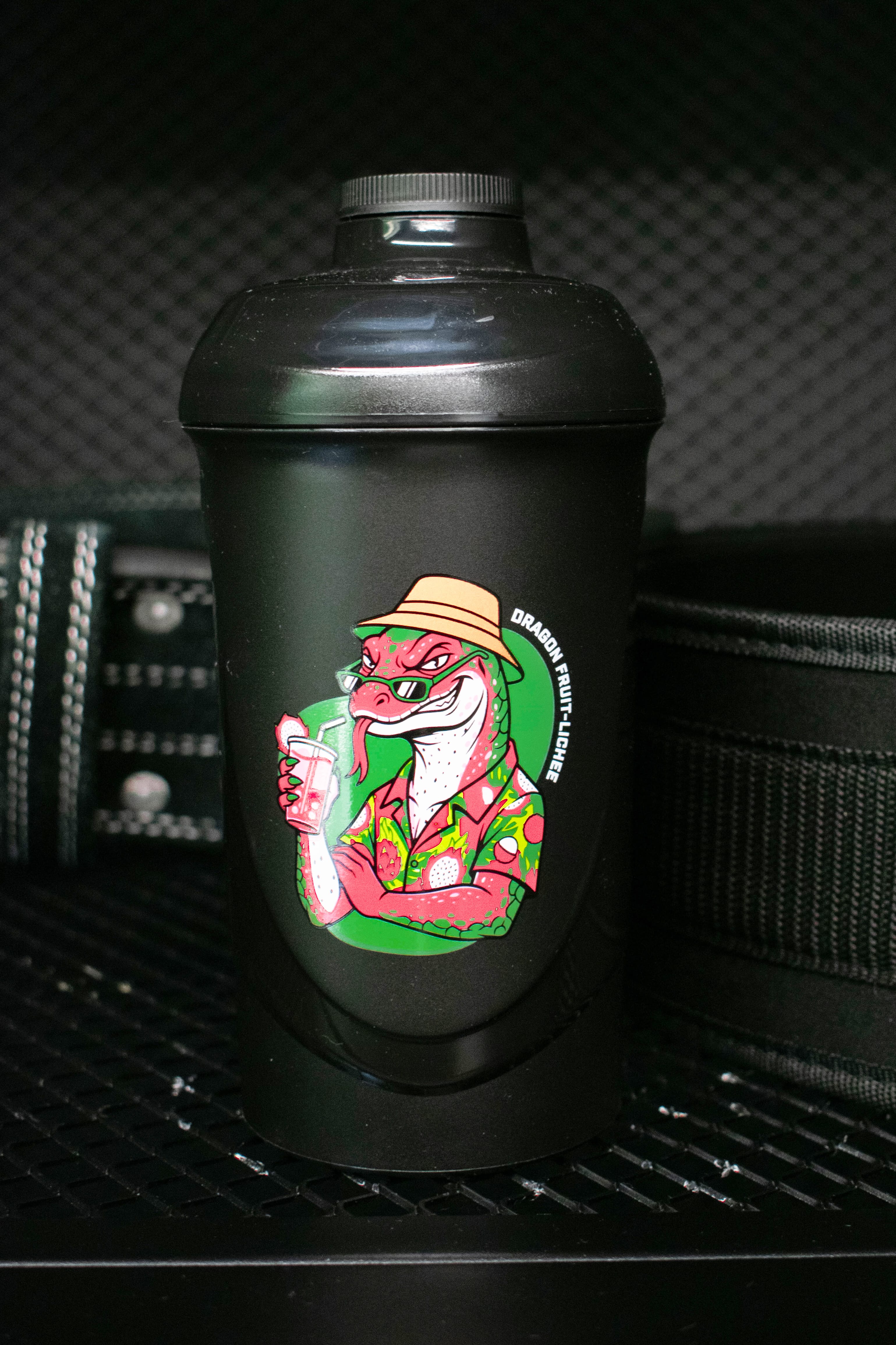 Limited edition, collectible shaker (Dragonfruit-lychee) - 600 ml