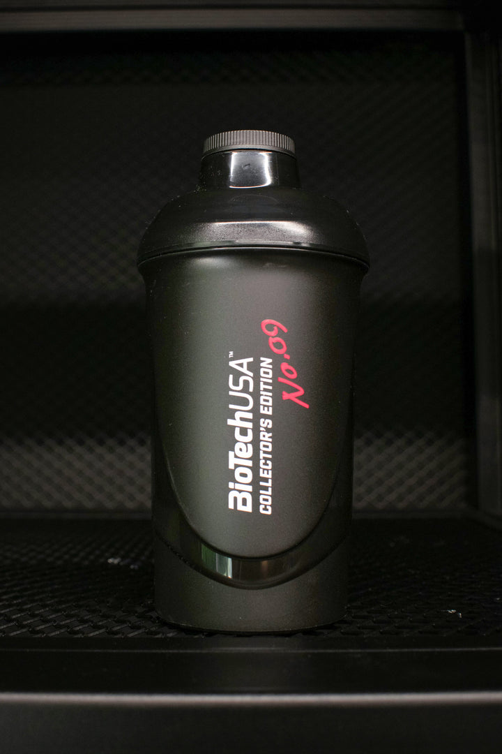 Limited edition, collectible shaker (Dragonfruit-lychee) - 600 ml