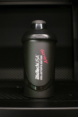Limited edition, collectible shaker (Dragonfruit-lychee) - 600 ml