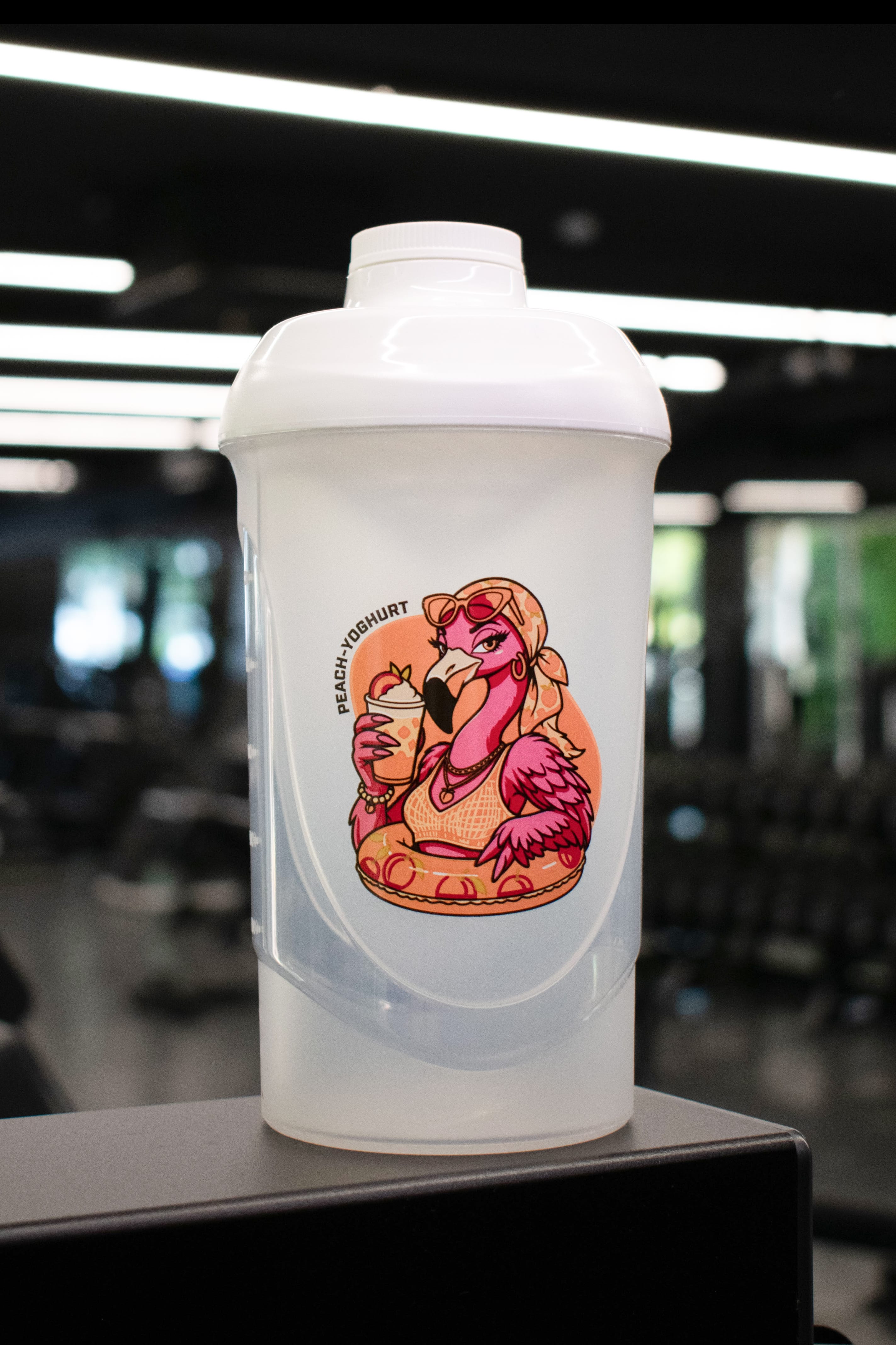 Limited edition, collectible shaker (Peach-yoghurt) - 600 ml