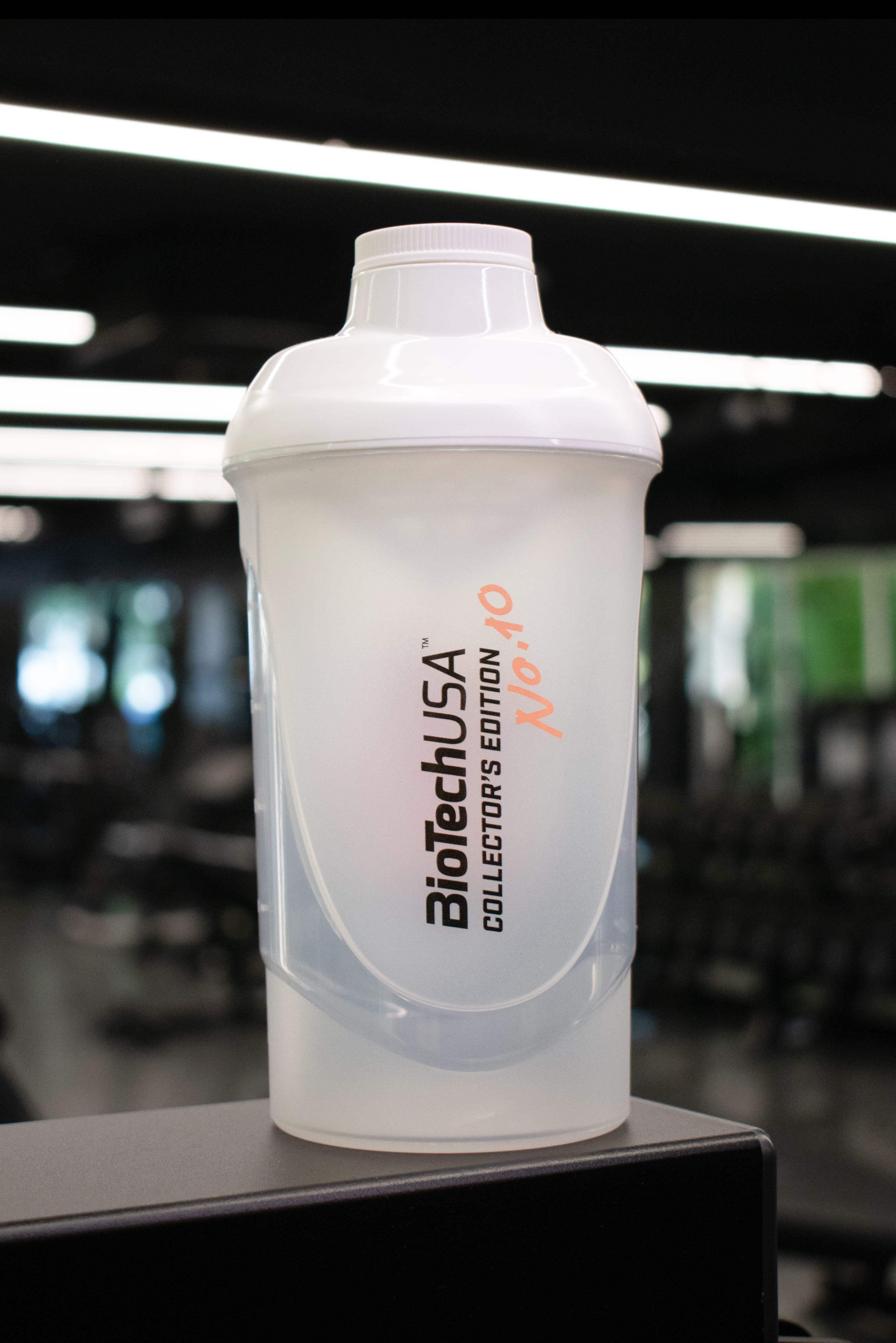Limited edition, collectible shaker (Peach-yoghurt) - 600 ml